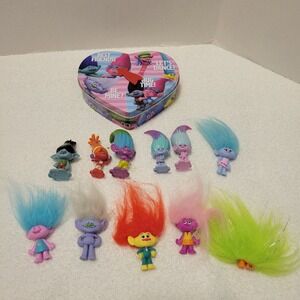 Lot of 11‎ DreamWorks Trolls 2" Figures with collectible storage tin